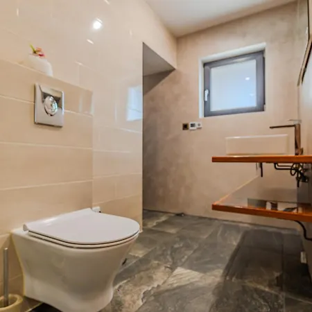 Rokebea Luxury