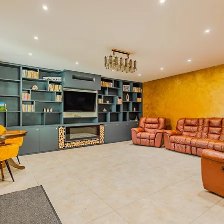 Rokebea Luxury Holiday home *
