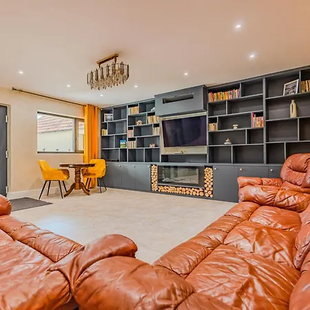 Rokebea Luxury Holiday home