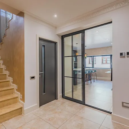 Holiday home Rokebea Luxury