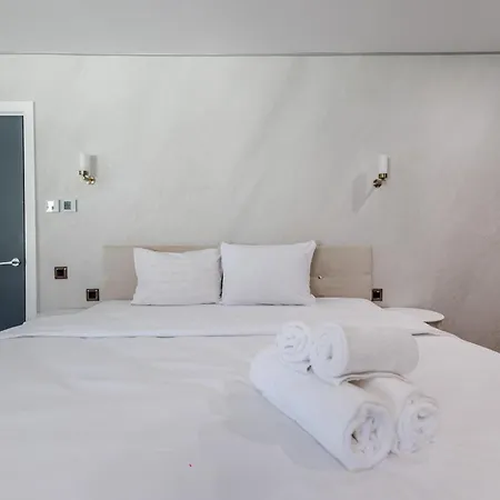 Rokebea Luxury Holiday home *