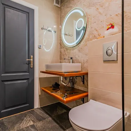 Rokebea Luxury